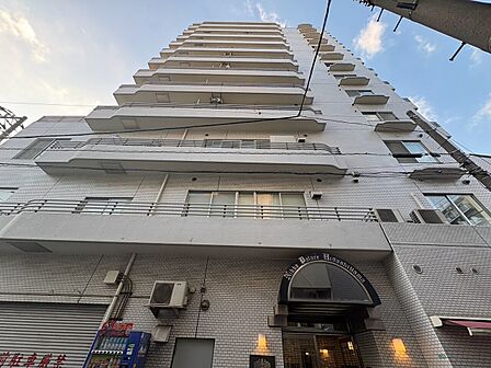 飽きのこないシンプルモダンな外観です。