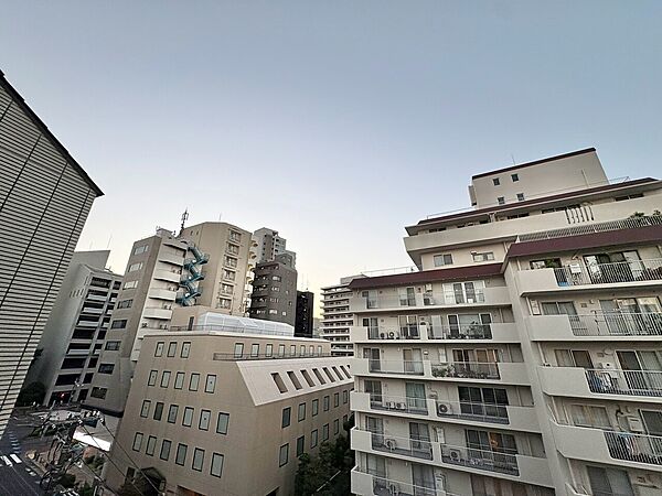 陽当たり・通風・開放感に恵まれた環境です。