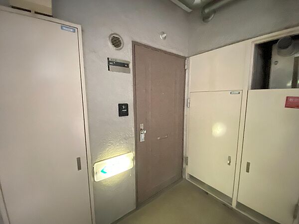 玄関を拡大表示
