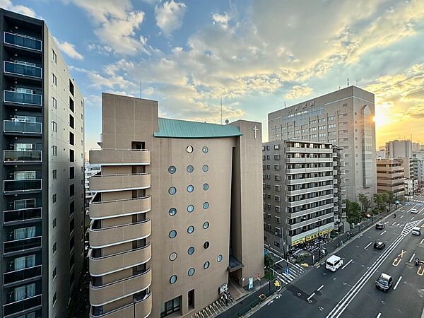 陽当たり・通風・開放感に恵まれた環境です。