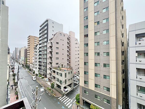 眺望や窓からの景色が良いと、家で過ごす時間も快適です。