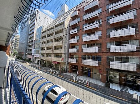 陽当たり・通風・開放感に恵まれた環境です。