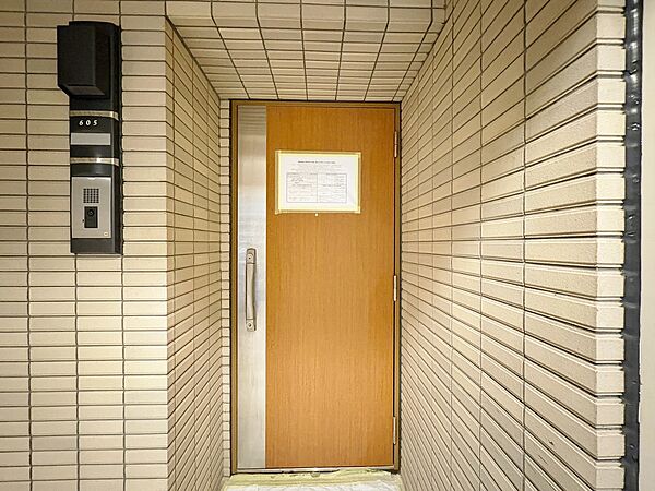 清潔感のある落ち着いた雰囲気の玄関です。