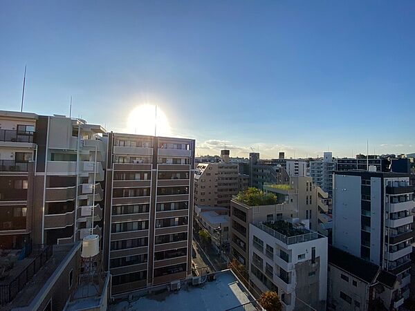 眺望や窓からの景色が良いと、家で過ごす時間も快適です。