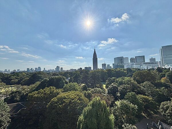 陽当たり・通風・開放感に恵まれた環境です。