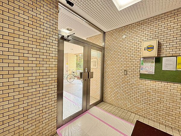 館内は静寂な中が保たれており、管理が行き届いている印象を受けました。