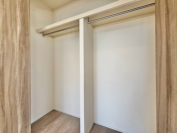 家電やスーツケース、ストック品など何でも片付く嬉しい空間です。
