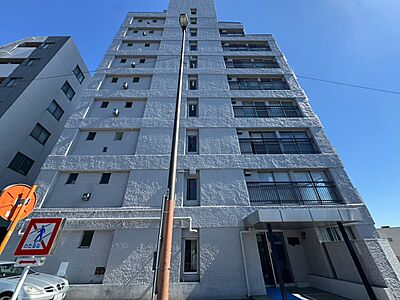 外観:飽きのこないシンプルモダンな外観です。 外観:飽きのこないシンプルモダンな外観です。