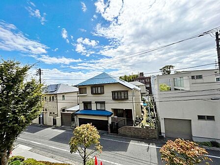 眺望や窓からの景色が良いと、家で過ごす時間も快適です。