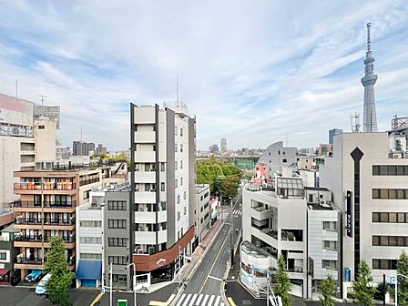眺望や窓からの景色が良いと、家で過ごす時間も快適です。