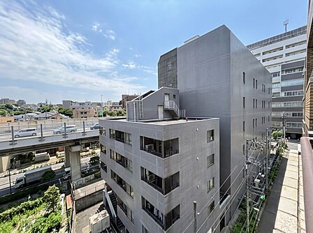 眺望や窓からの景色が良いと、家で過ごす時間も快適です。