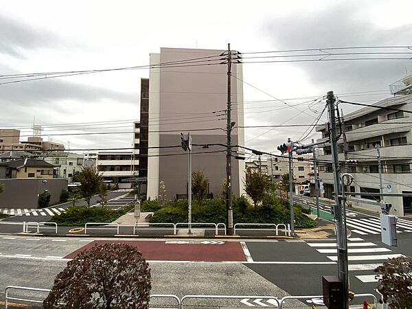 眺望や窓からの景色が良いと、家で過ごす時間も快適です。