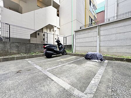 バイク置き場もございます。※空き状況は都度ご確認下さい。