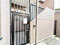 共用部の階段で...