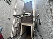 尾山台駅より徒歩16分 築8年11ヶ月 3階建の賃貸物件