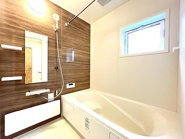 入浴時間の異なる家族に便利な保温浴槽！時間を気にせず入浴できます