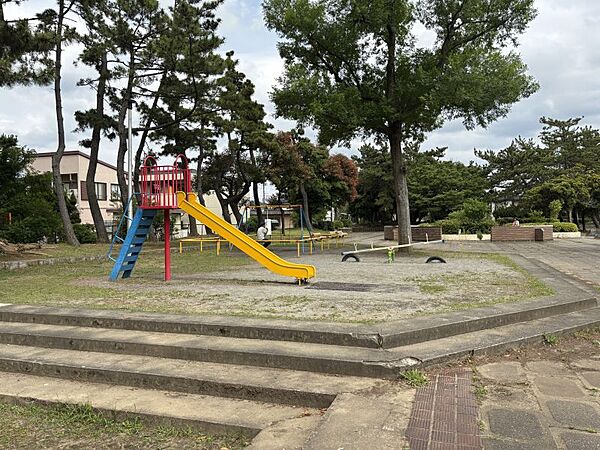真砂第2公園　徒歩約3分　180ｍ
