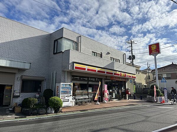 ニューヤマザキデイリーストア千葉仁戸名町店まで　98m　徒歩約2分