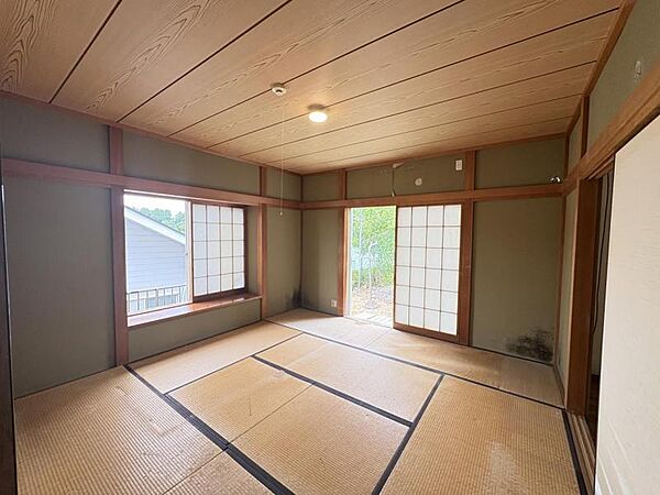 あると嬉しい和室◎来客時やお子様の遊び場としても重宝しそうです。