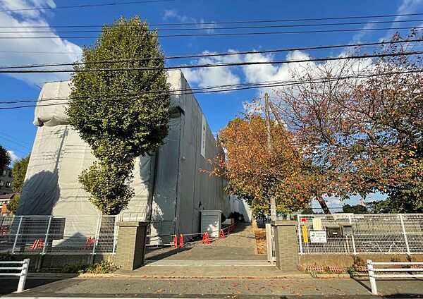千葉市立椿森中学校／徒歩約20分／約1600ｍ●校訓「修学・錬磨・協調」「豊かな心を持ち 自ら学び考え たくましく生きる生徒の育成」を学校目標としています。