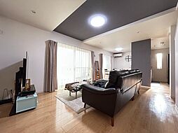 千葉市祐光4丁目 4LDKのリビング/ダイニング