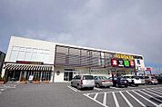 ショッピング施設「TSUTAYA 宇都宮テクノ店まで659m」
