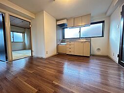 プライムホームズ 4階2DKのリビング/ダイニング