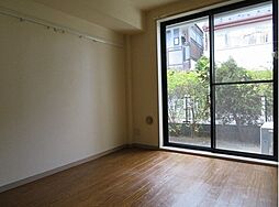 東京メトロ千代田線 町屋駅 徒歩7分の賃貸マンション 1階ワンルームのリビング/ダイニング