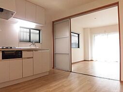 Y’sマンション 1階1DKのリビング/ダイニング