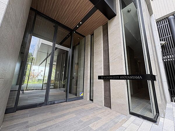 ゲストを優雅に迎える、洗練されたエントランス♪