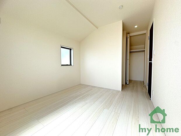 全室6帖以上のゆとりある洋室。子供部屋にも寝室にも使いやすい広さです。
