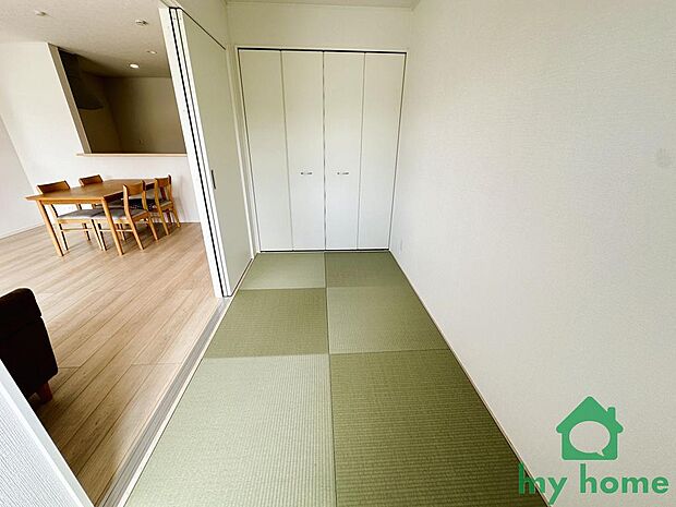 【LDKとつなげて20帖超の空間へ】 リビング横の和室は、扉を開放することで広大なワンフロアとして利用可能。ライフスタイルに合わせた使い方が選べます