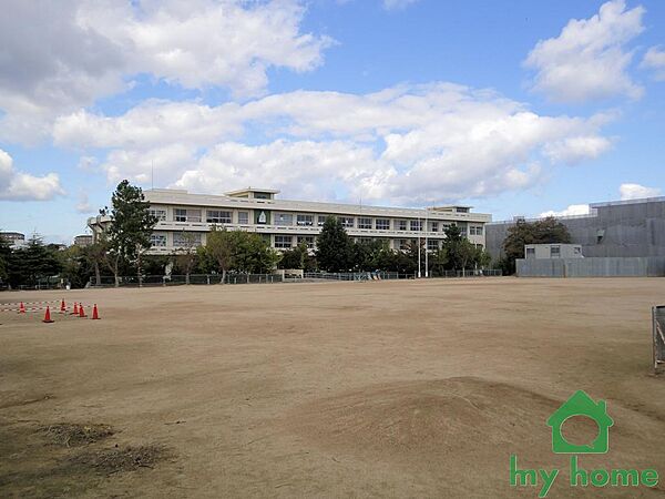 明石市立松が丘小学校(400m)