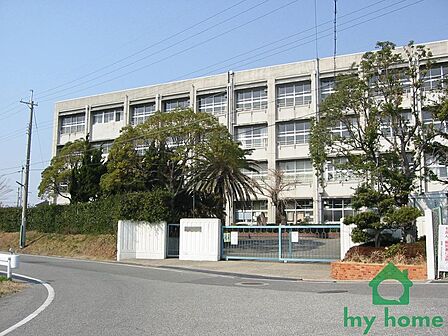 明石市立江井島中学校(750m)
