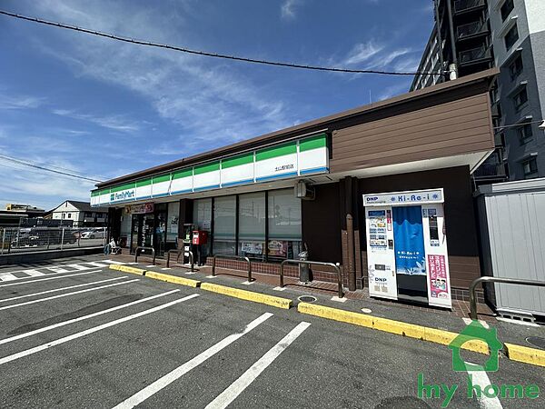 ファミリーマート土山駅前店(500m)