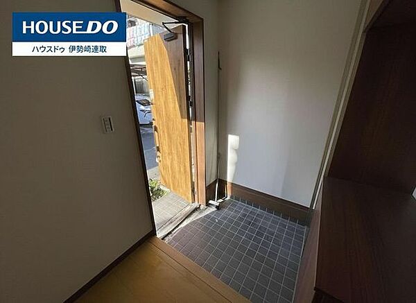 玄関ドア交換済み（2025年12月撮影）