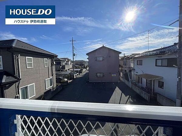 前面棟からは離れていてプライバシー保護の観点も安心（2025年12月撮影）