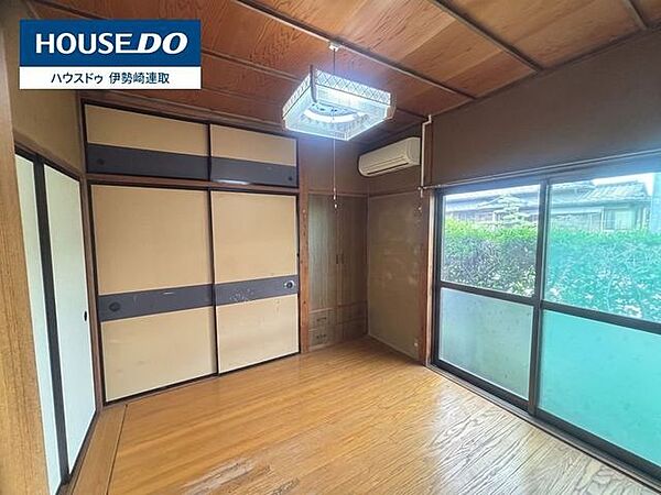 令和8年6月現地撮影※画像はプライバシー保護のため売主様の荷物を消してあります。※現況は和室にフローリングマットを敷いてあります。