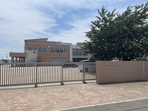 伊勢崎市立赤堀中学校 2780m