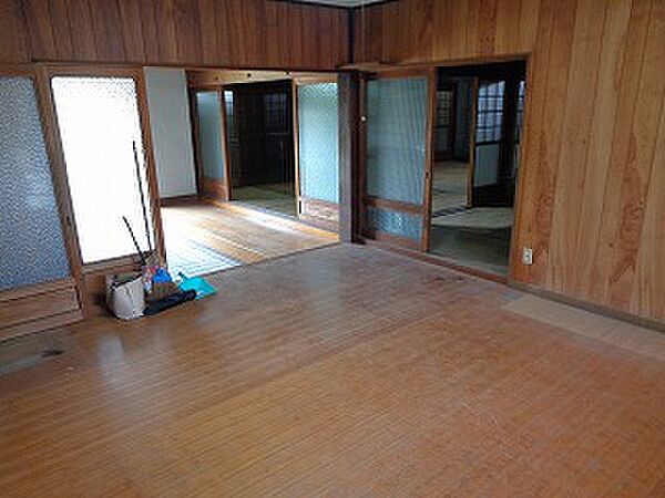 キッチンは約9.5帖あります。都市ガス対応