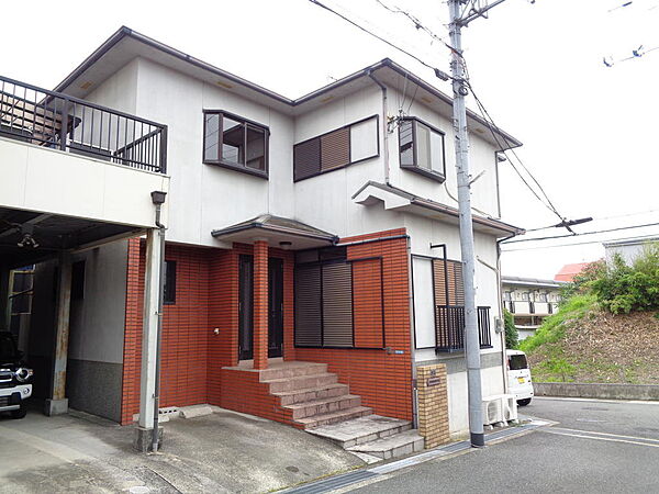 建物１階、駐車場あり（車種制限あり）