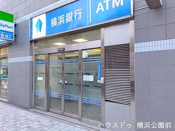 横浜銀行　関内支店イセザキ5出張所ATMだけが置いてある店舗です。口座開設などの諸手続きには対応しておりません。 330m