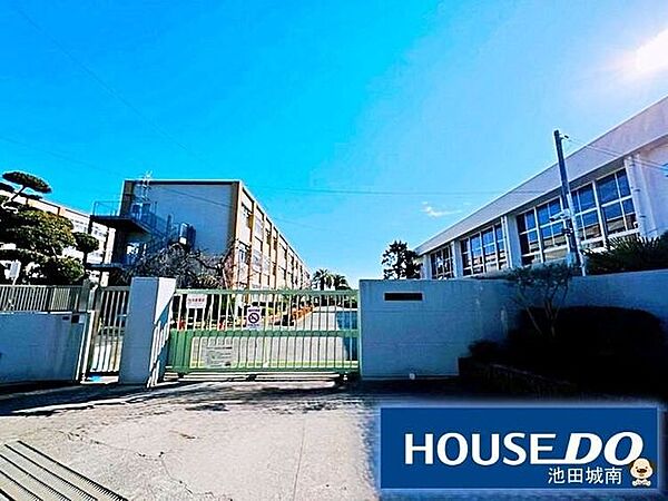 池田市立緑丘小学校池田市緑丘小学校♪♪ 1230m