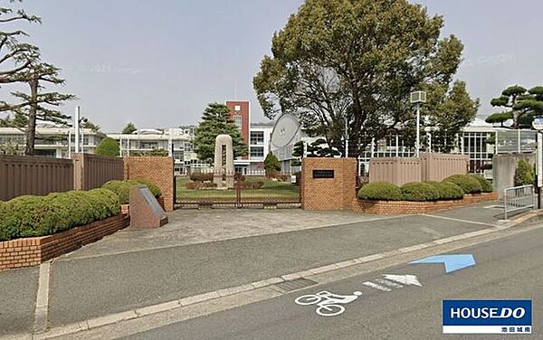 ◆大阪教育大学付属池田小学校緑に囲まれた北摂の地、池田市の中央部にあるり110年以上の歴史を持つ小学校です。 1480m