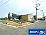 外観：前面道路含む現地写真