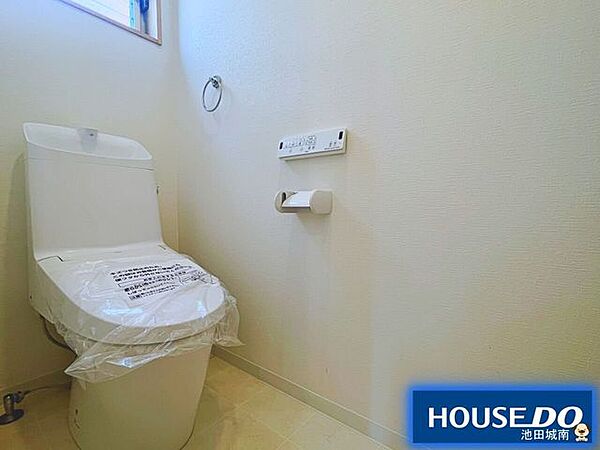 toiletにも窓がございます！換気十分できます♪♪