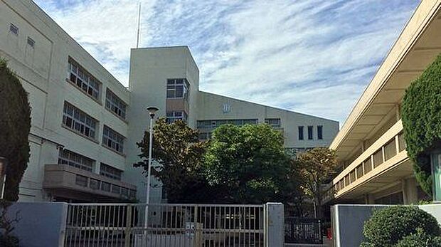 横浜市立西谷中学校 徒歩20分。 1580m