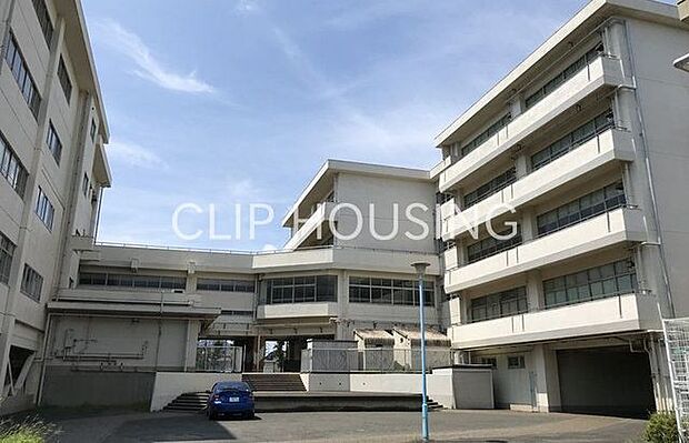 横浜市立上飯田中学校 徒歩11分。 810m