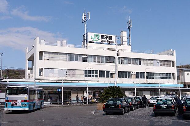 逗子駅(JR東日本 横須賀線) 徒歩13分。 1040m