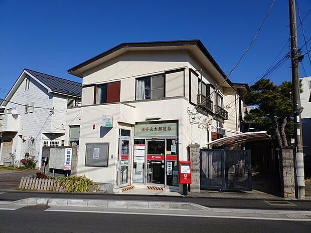 逗子久木郵便局 徒歩6分。 410m